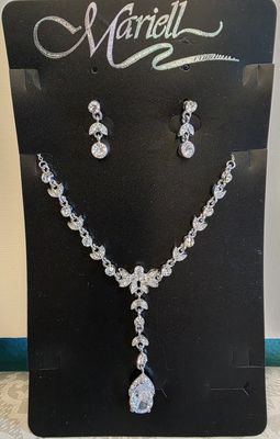 Silver Drop Set   Brand: Mariell