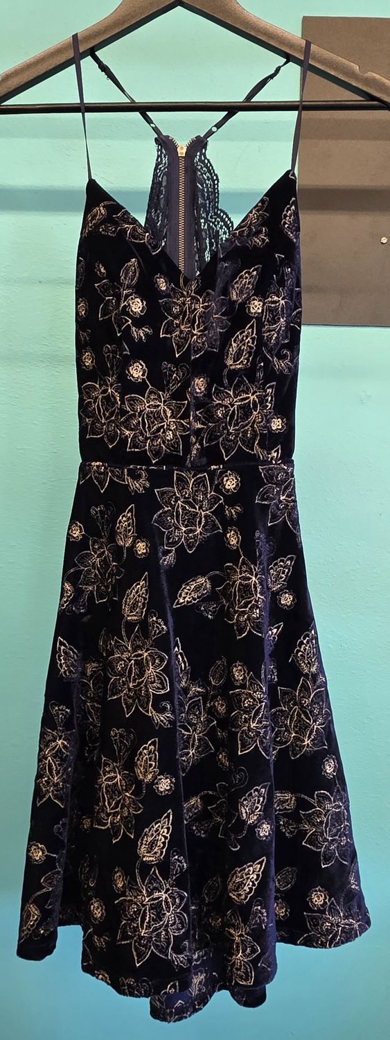Size: 3  (4)     Brand: City Studios