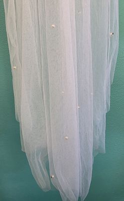 White - Single Tier - Pearl Veil