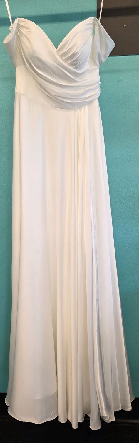 Size: 6    Brand: Ladivine