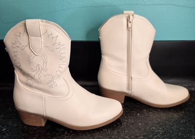 Size: Girls 2     Brand: Madden NYC
