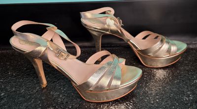 Size: 10      Brand: Vince Camuto