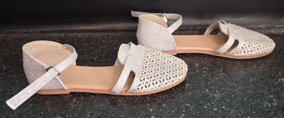 Size: 32  (Girls 2?)    Brand: BEBA