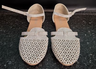 Size: 32  (Girls 2?)    Brand: BEBA