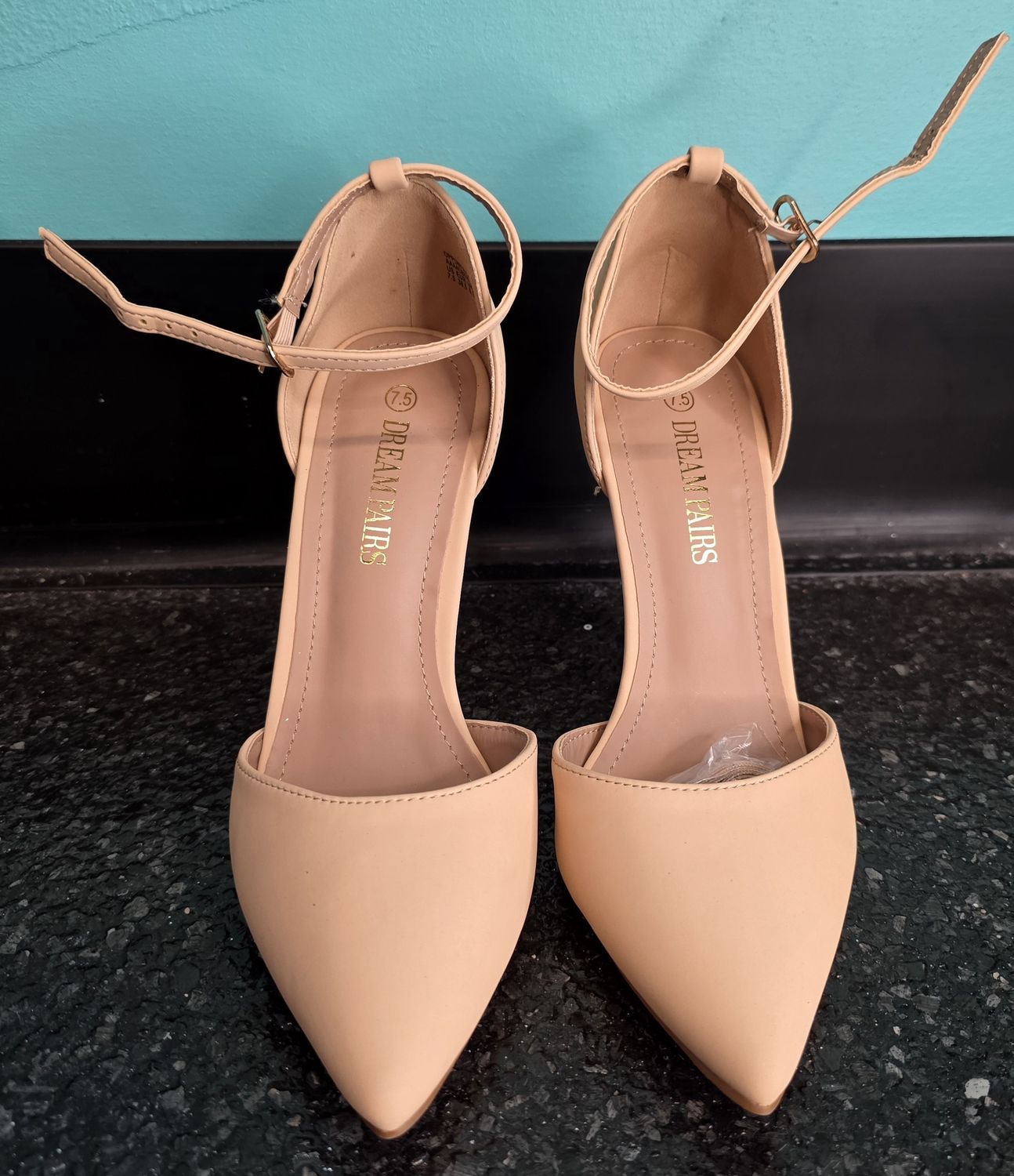 Size: 7.5     Brand: Dream Pairs