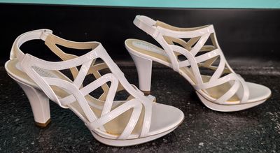 Size: 10      Brand: Naturalizer N5 Comfort
