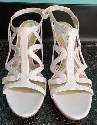 Size: 10      Brand: Naturalizer N5 Comfort
