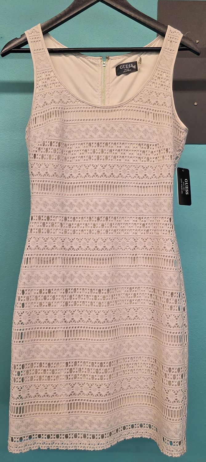 Size: 6     Brand: Guess