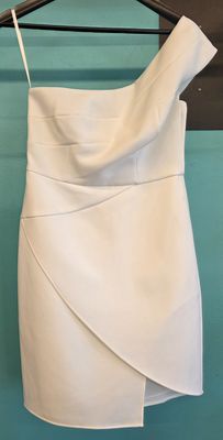 Size: 4    Brand: BCBG MAXAZRIA