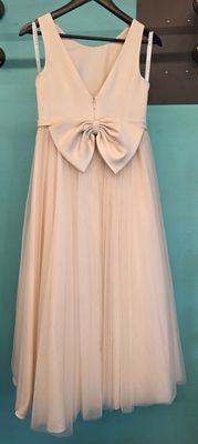 Size: Girls 14    Brand: Azazie