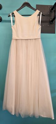 Size: Girls 14    Brand: Azazie