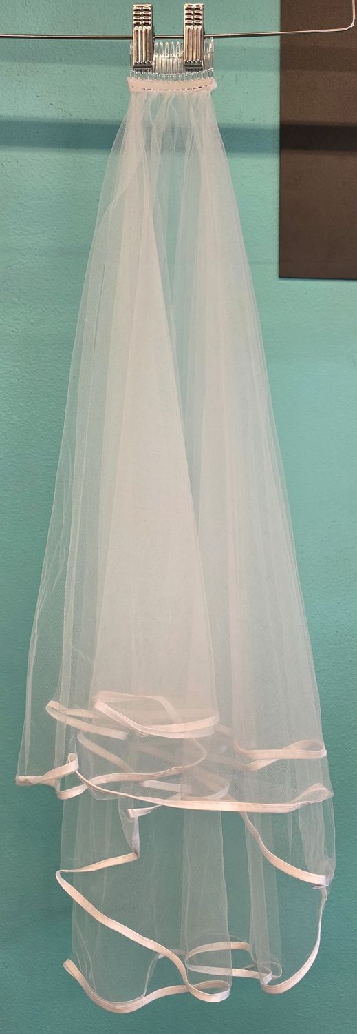 Ivory - Two Tier - Satin Edge - FInger Tip