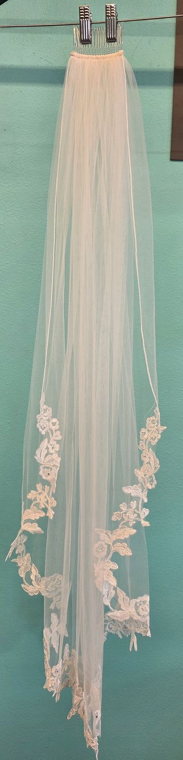 Ivory - Butt Length - Lace 1/2 Edge