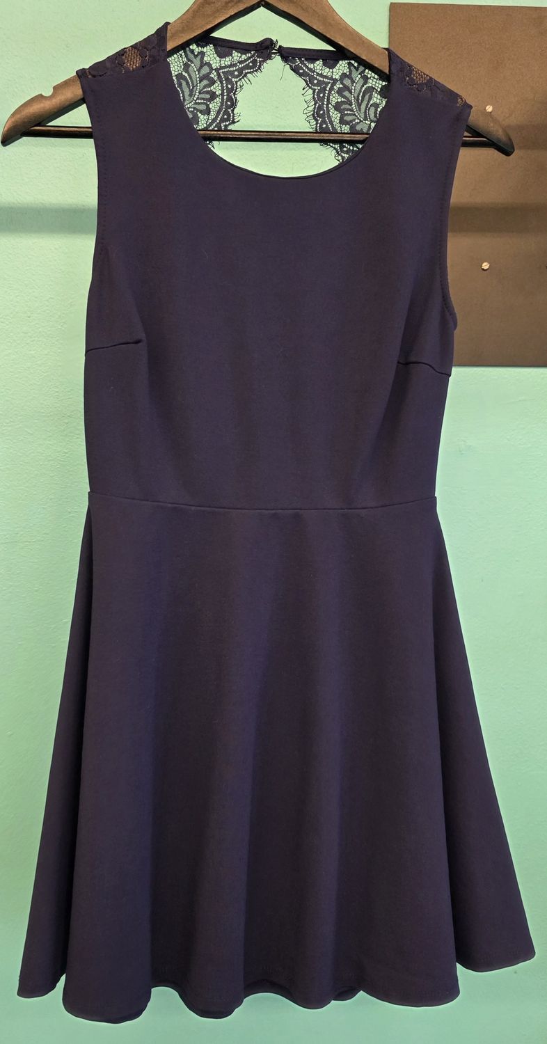 Size: M (8 ?)     Brand: Lulus