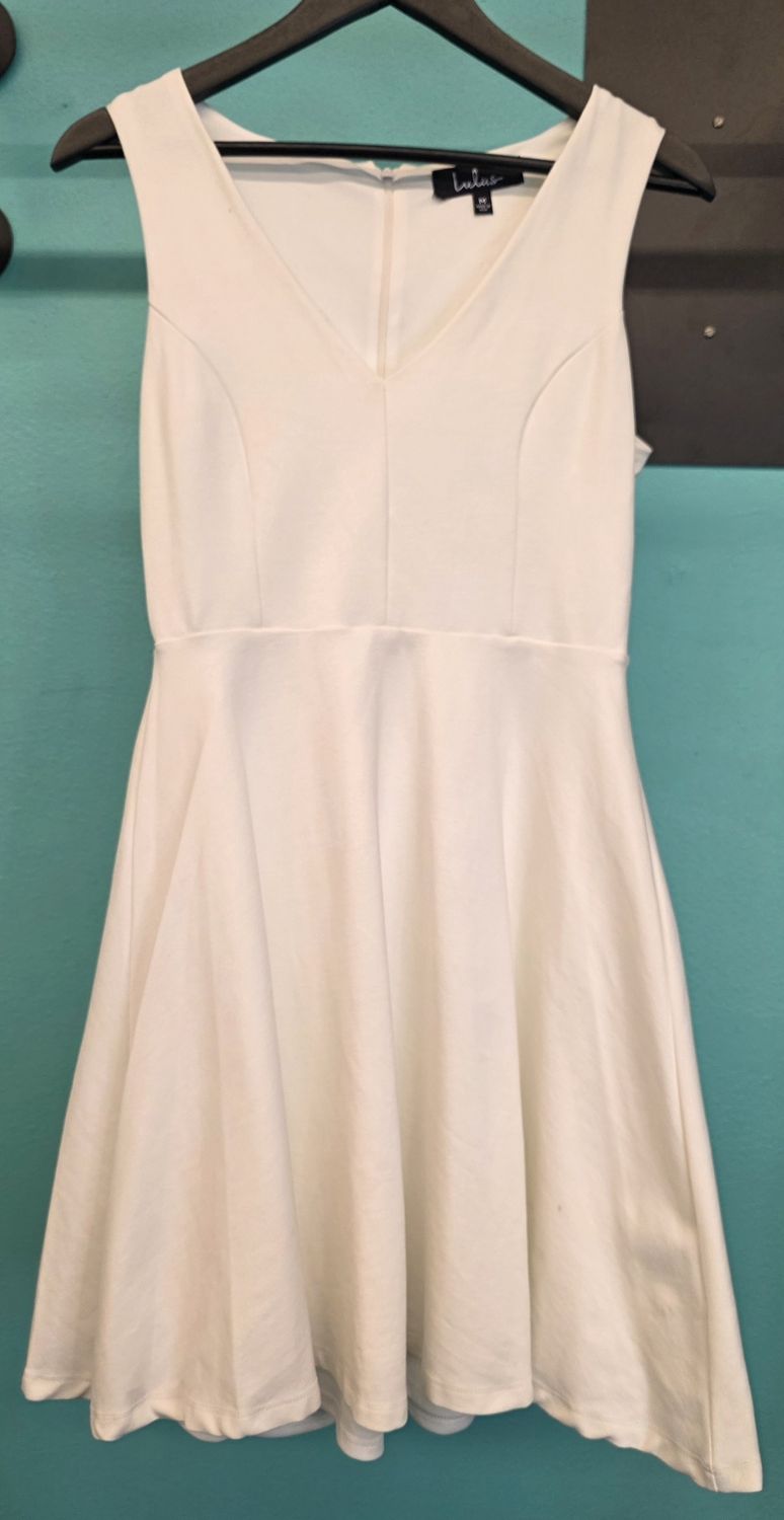 Size: M (6 ?)    Brand: Lulus