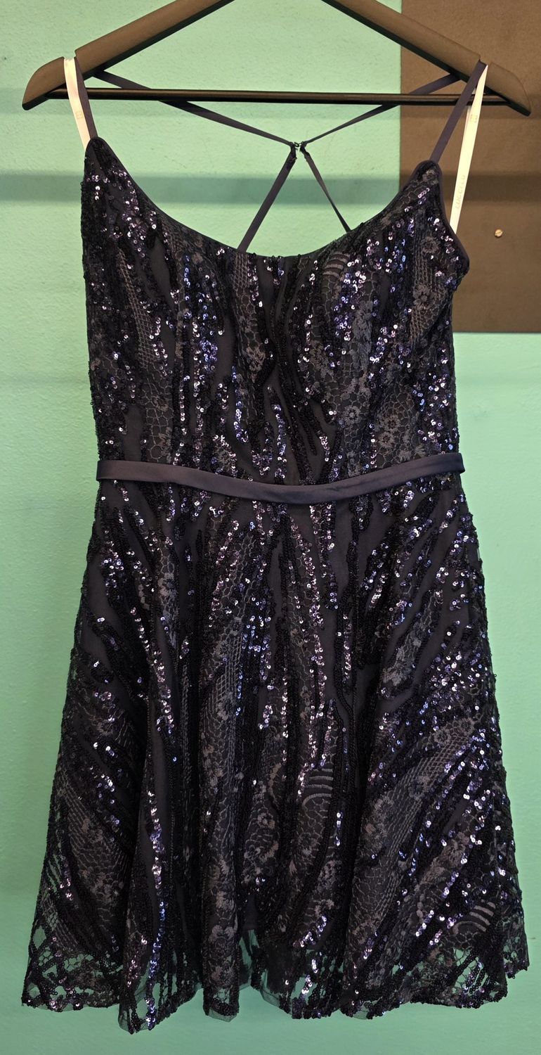 Size: 6      Brand: Lucci Lu