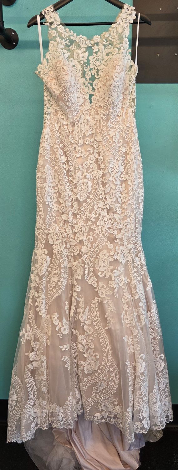 Size: 12     Brand: Allure Romance