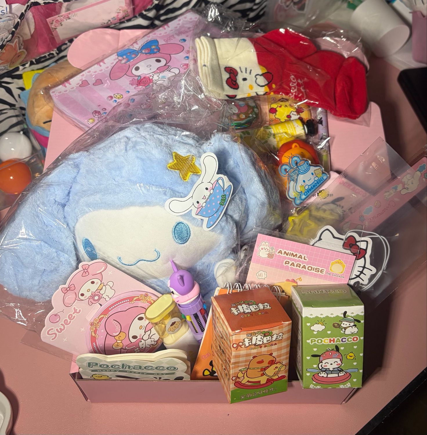 1 JUMBO scoops 28+ Items ,1 Lucky Ball!
