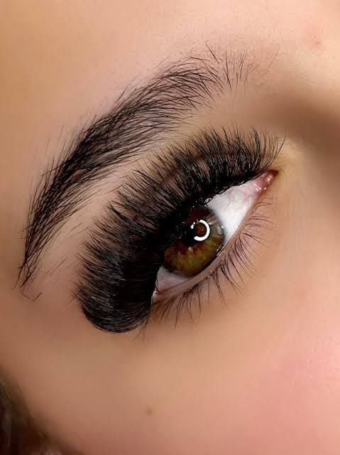 ​Mega Volume Lash Extension