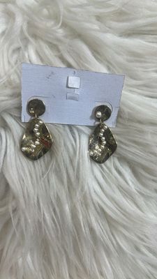 Pin earring 002