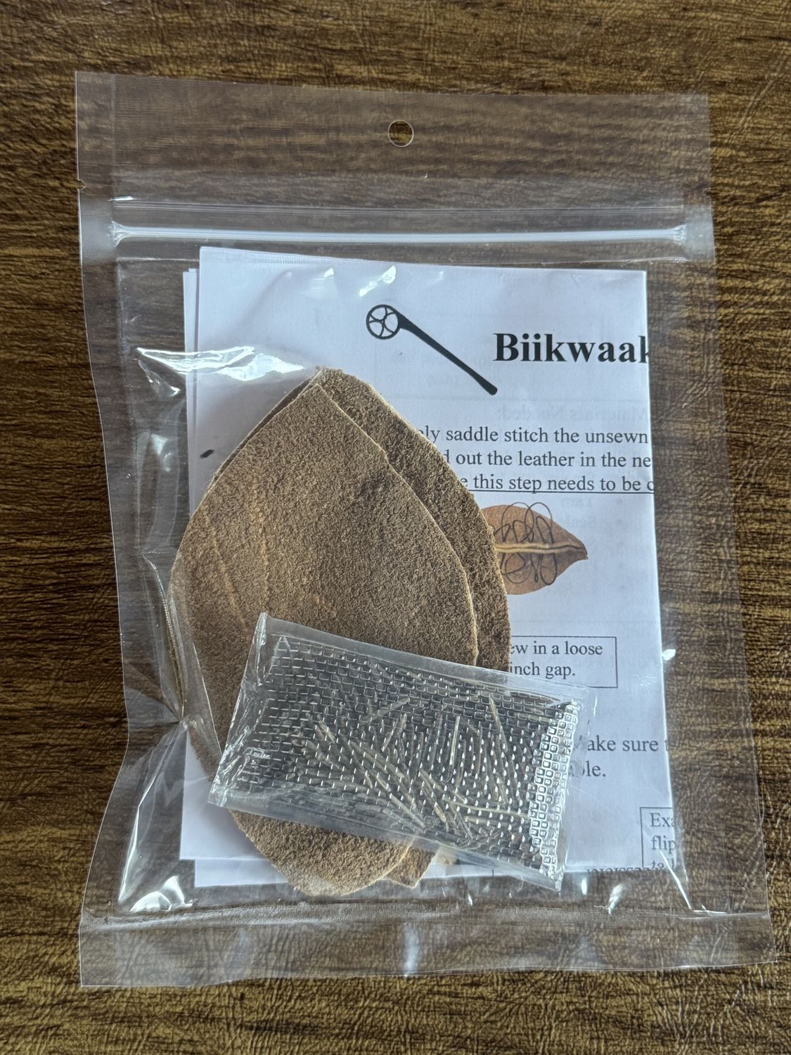 Biikwaakwad ge-ozhitooyamban (lacrosse ball kit)