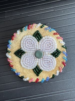 Brooch pin - circle with four petal flower