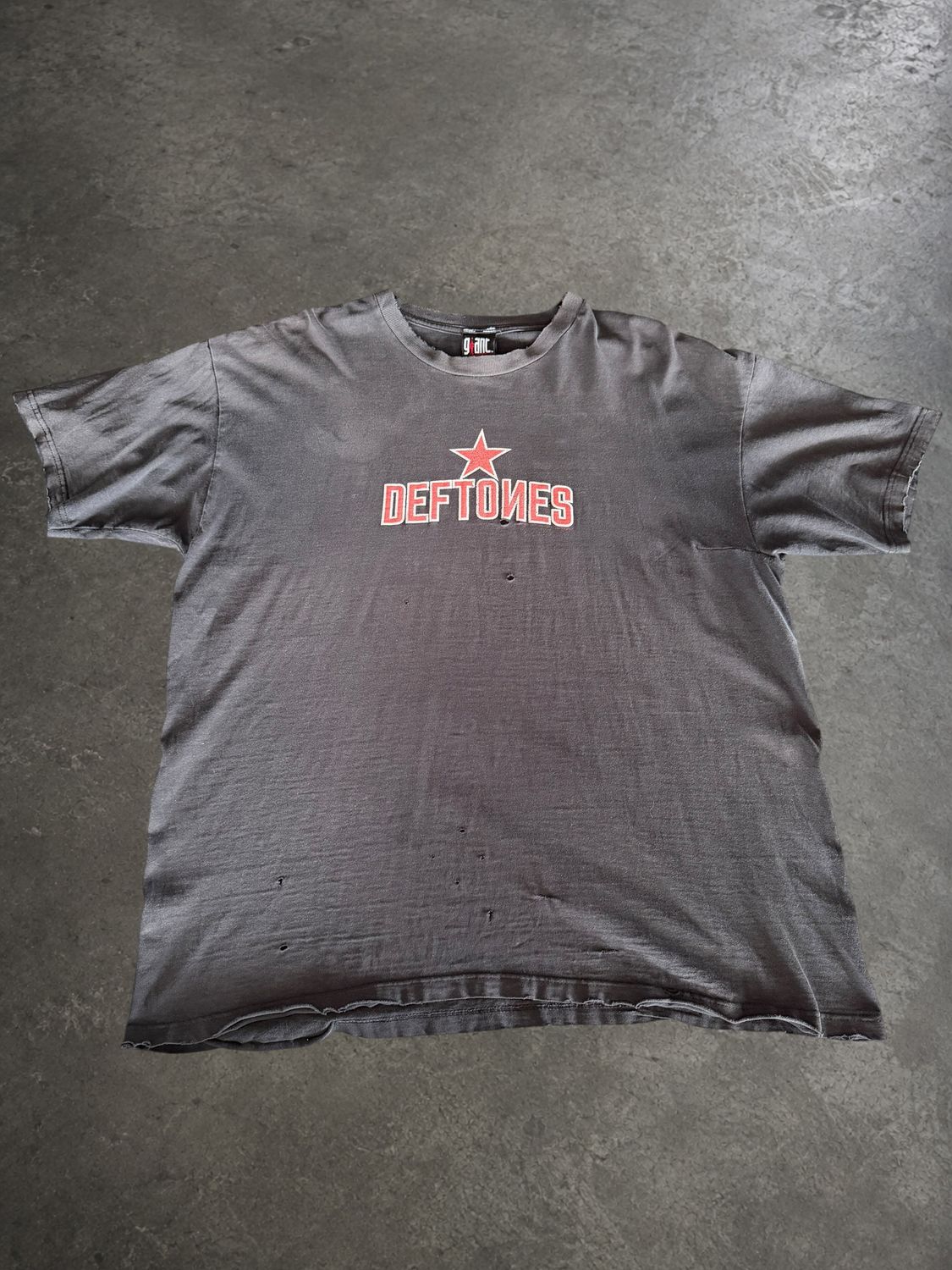 1998 Deftones Soviet Star Faded &amp; Distressed Band Tee