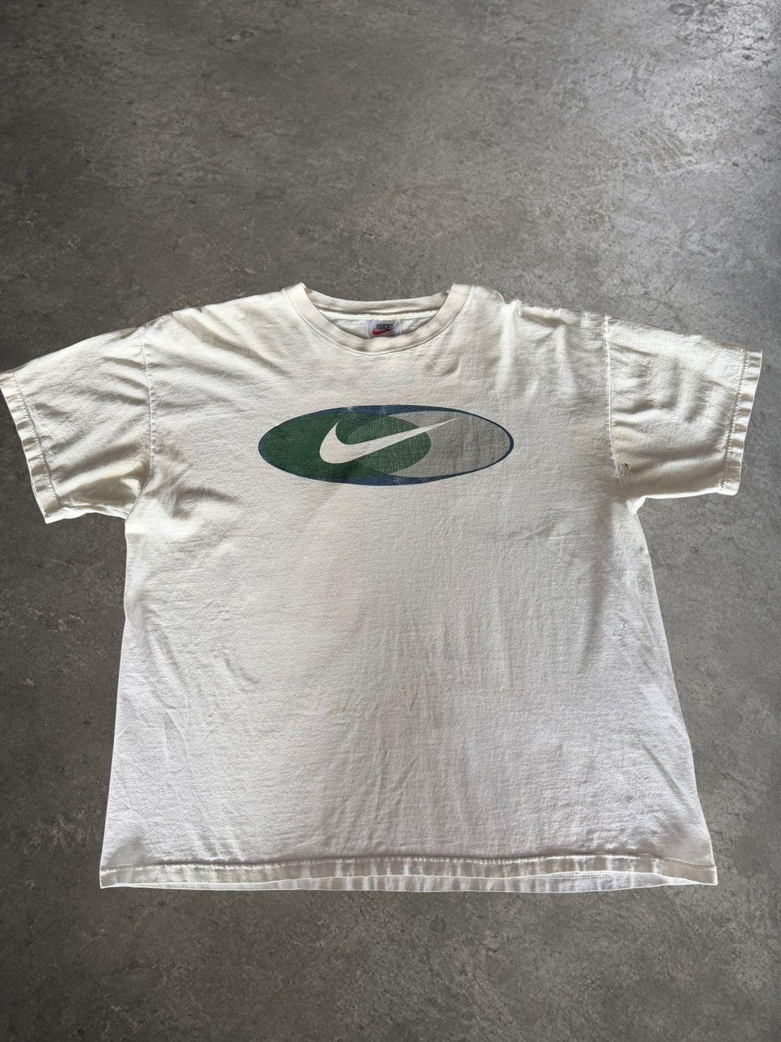 90s NIke Center Swoosh Tee
