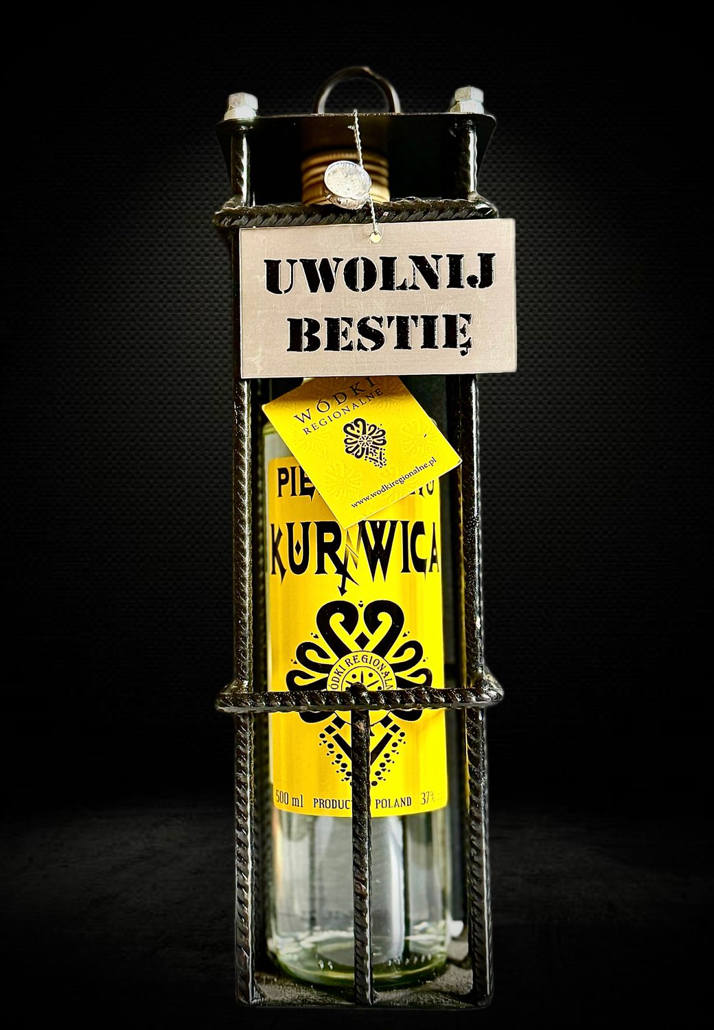 Wódka Pieprzono Kurnwica Uwolnij Bestię 0,5l - Alkohole Regionalne Online | uroczysta.pl Wódka Pieprzono Kurnwica Uwolnij Bestię 0,5l - Alkohole Regionalne Online | uroczysta.pl