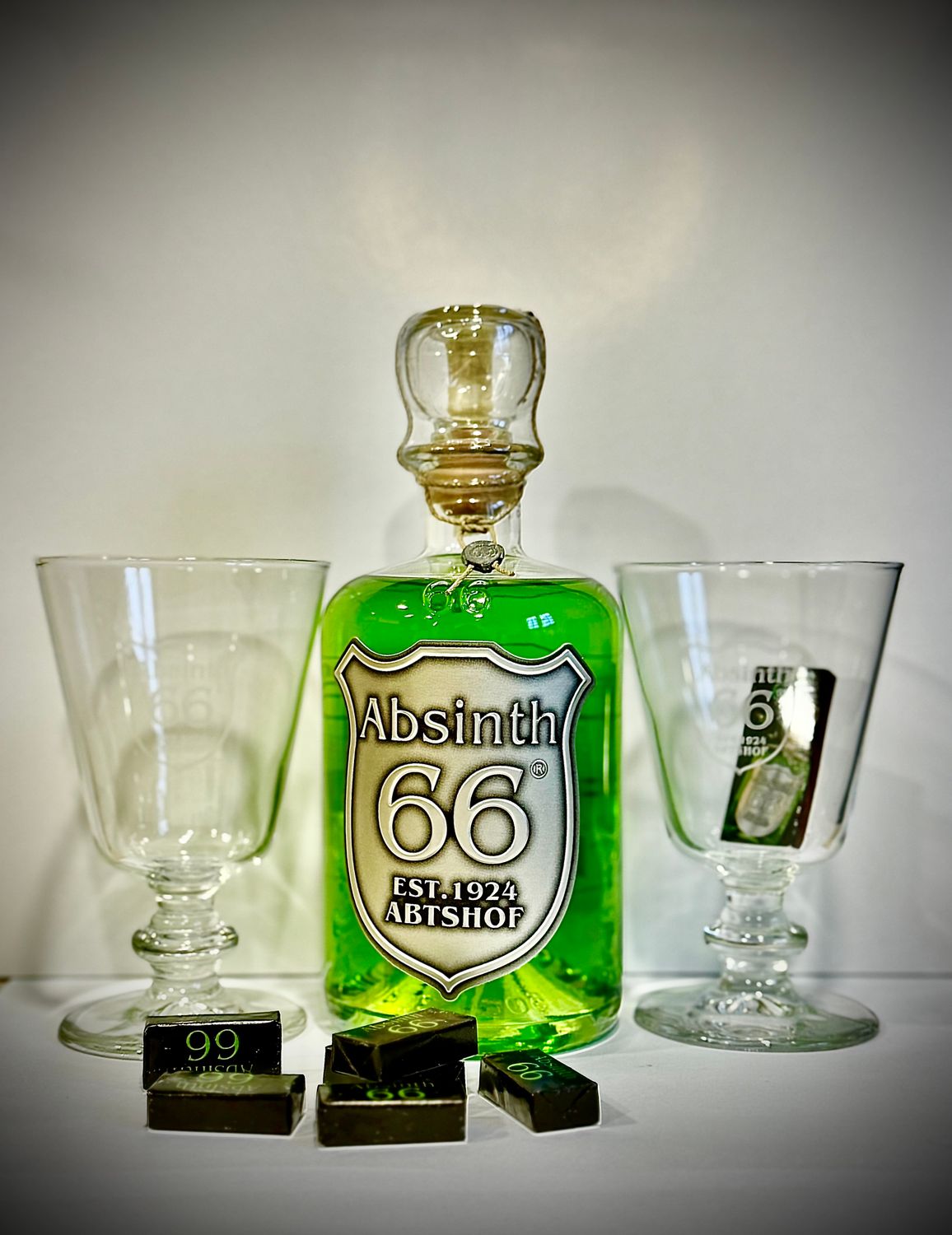Absinth 66 Nisskosher 0.5l 47% + kieliszki - Alkohole Regionalne Online | uroczysta.pl