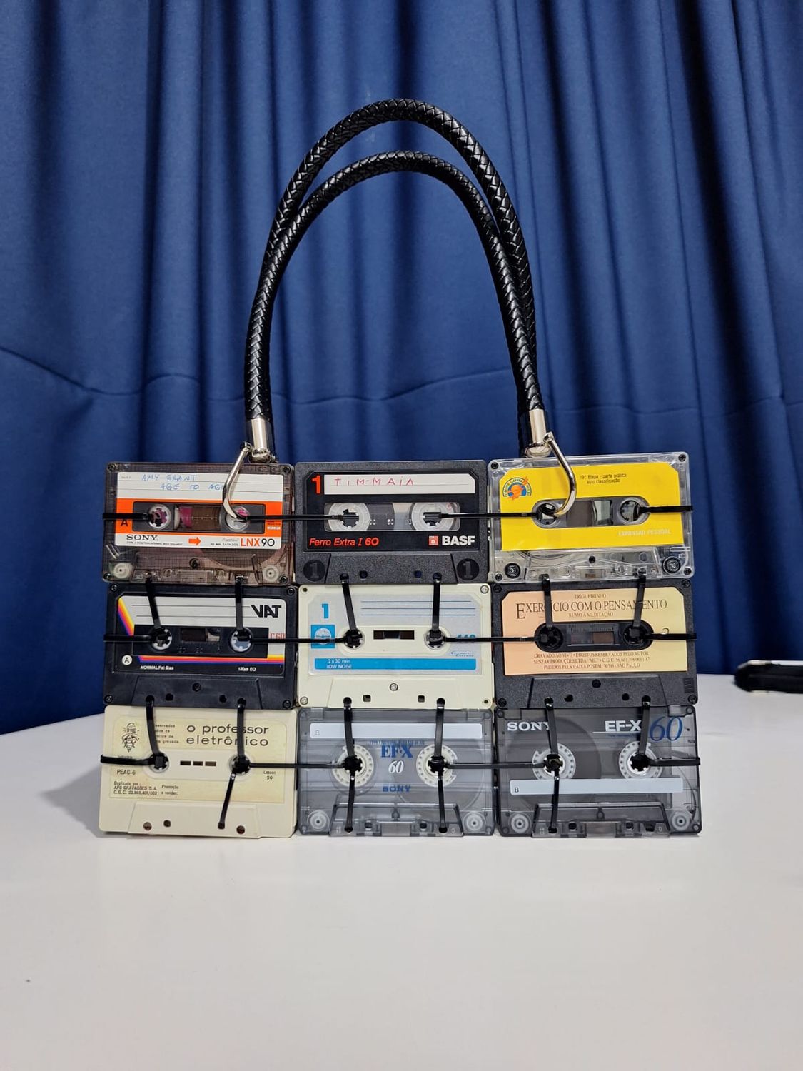 Bolsa Quadrada em Fitas Cassete