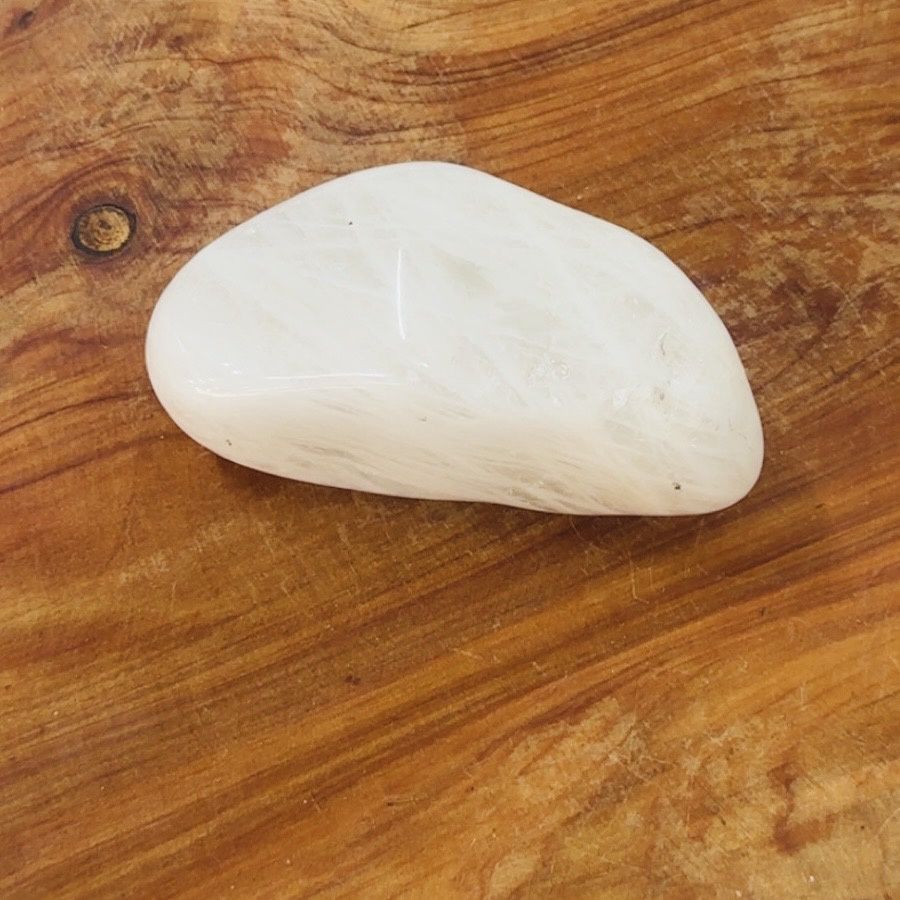 Snow Quartz 300-400gm