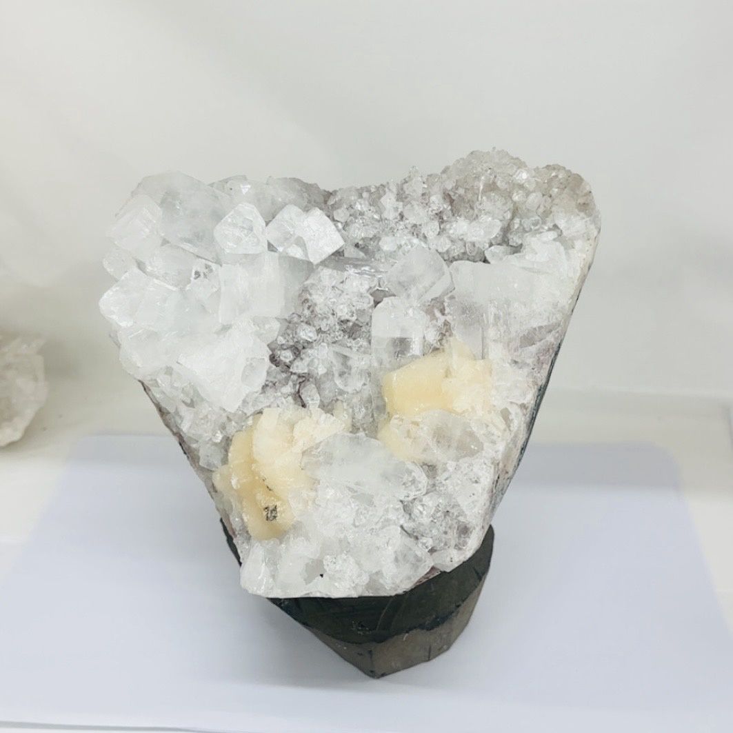 Appophyllite 3.8kg