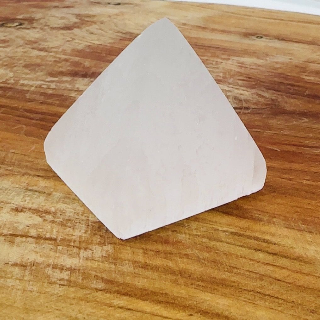 Selenite Pyramid 4cm