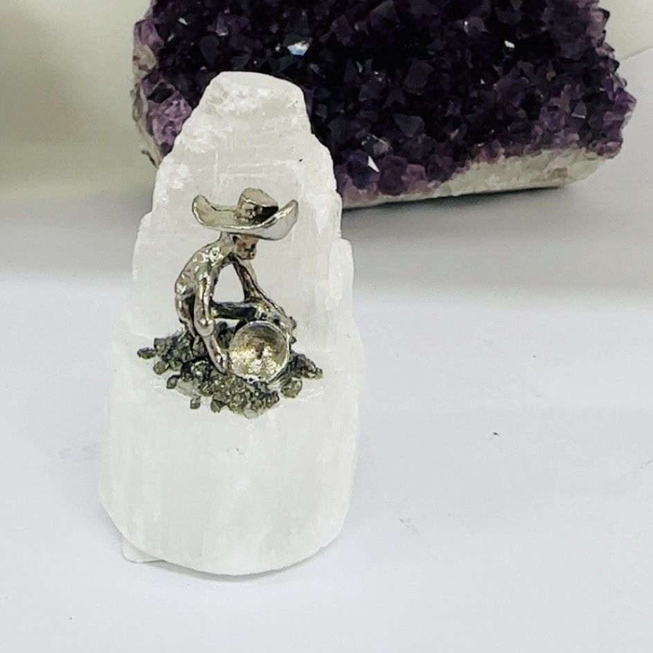 Selenite with mining man 5cm