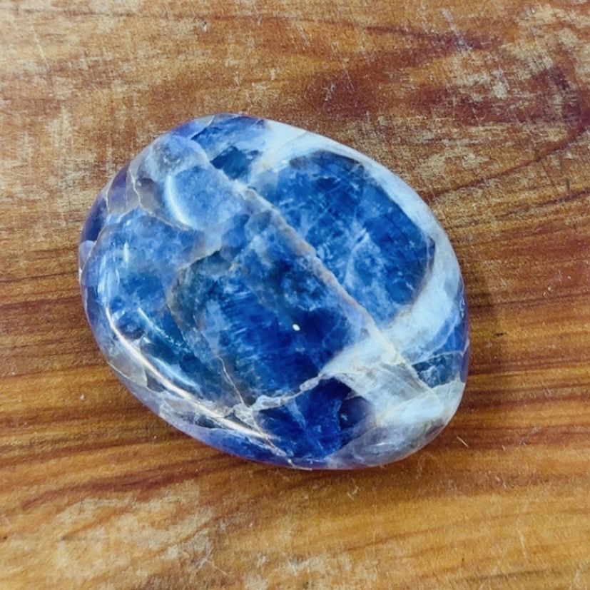 Chevron amethyst palmstone