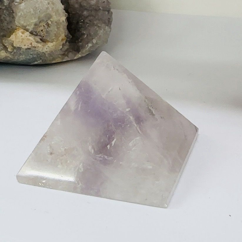 Amethyst pryamid 5cm