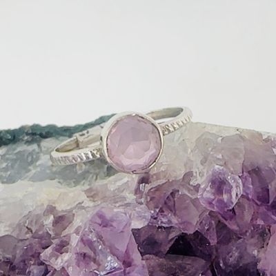 Faceted small Rose Quartz Circle Ring sz US 8