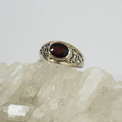 Garnet Faceted Oval Ring sz US 7.5