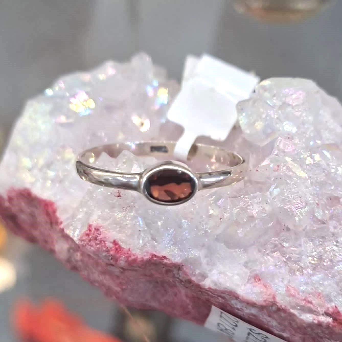 Garnet Oval Ring sz US 10