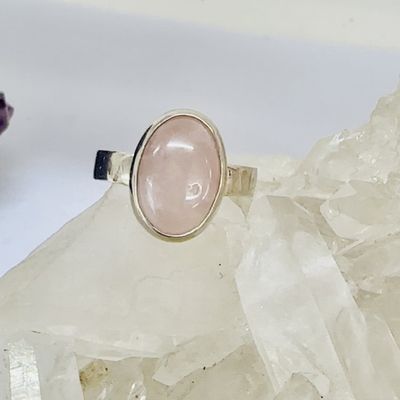 Rose Quartz Oval Ring sz US 8.5
