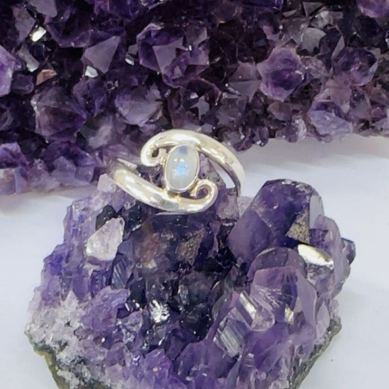 Moonstone Spiral Ring sz US 8