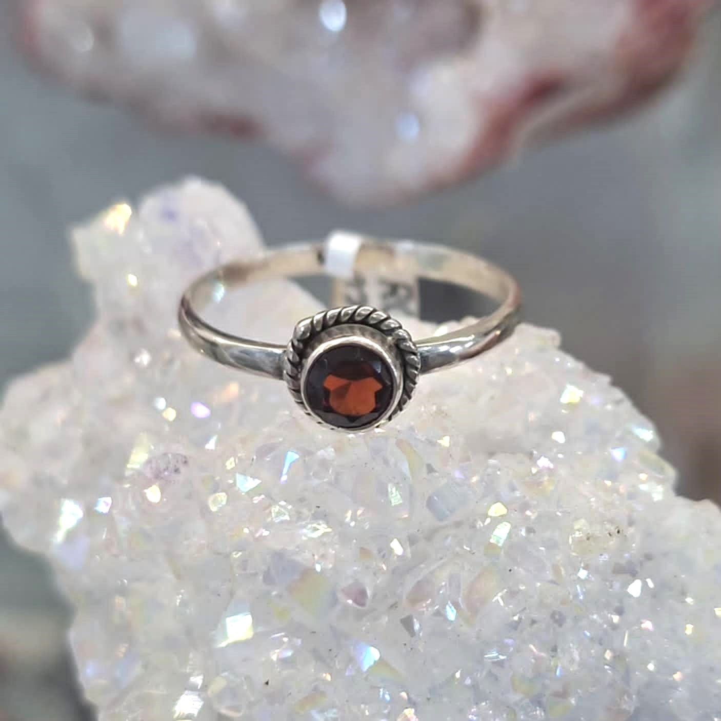 Garnet Faceted Ring sz US 10