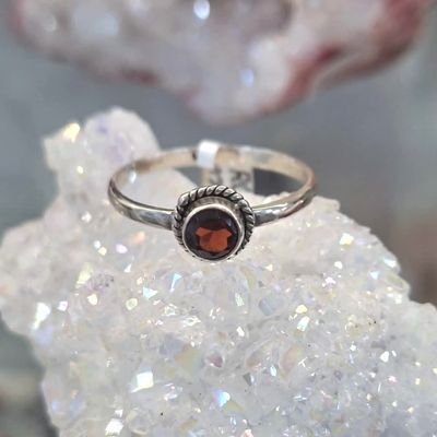 Garnet Faceted Ring sz US 10