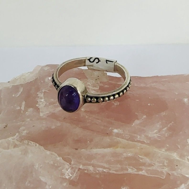 Amethyst Oval Dot Ring sz US 7