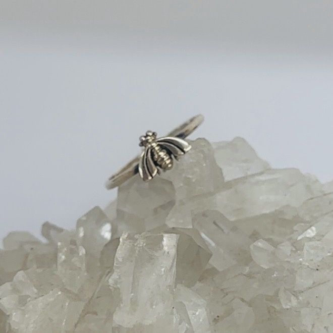Bee Ring sz US7.5