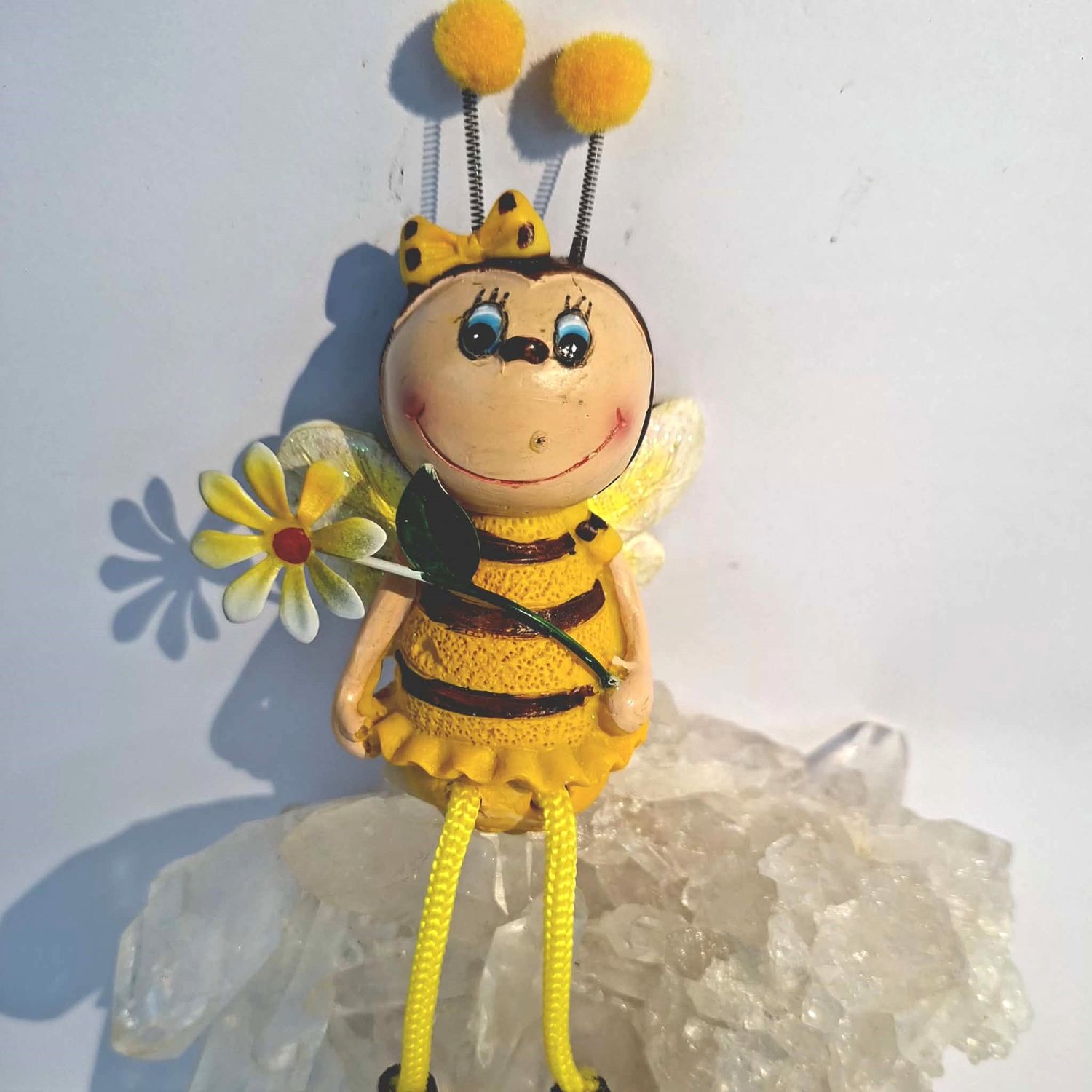 Shelf Sitter Bee with Flower