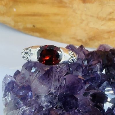 Garnet Ring sz US8