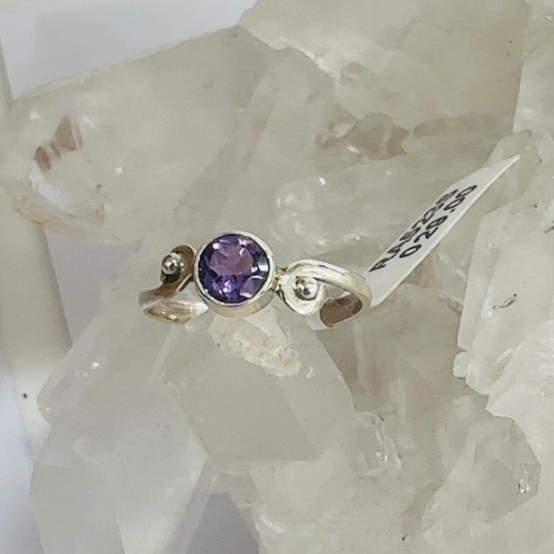 Amethyst Circle Ring sz US6