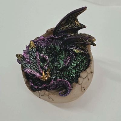Dragon in egg sleeping